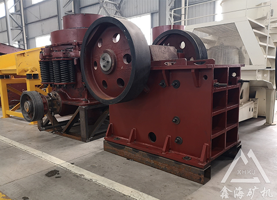 顎式破石機(jī)